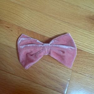 Velvet dusty pink bow with clip